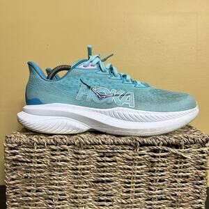 Woman Size 10B - Hoka One One Mach 6 Cloudless Waterpark W
